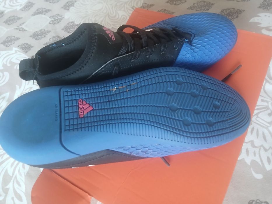 Футболни обувки номер 36 2/3