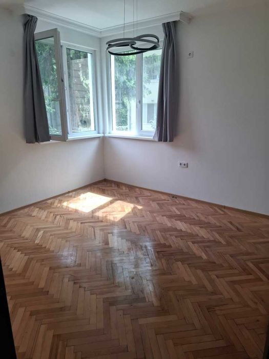 Дава се под наем Тристаен апартамент в София, Лозенец - 85 кв.м за 877.71 € - Снимка #3