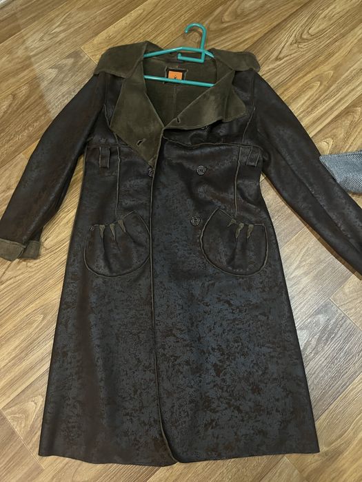 Продам вещи  платья , пальто