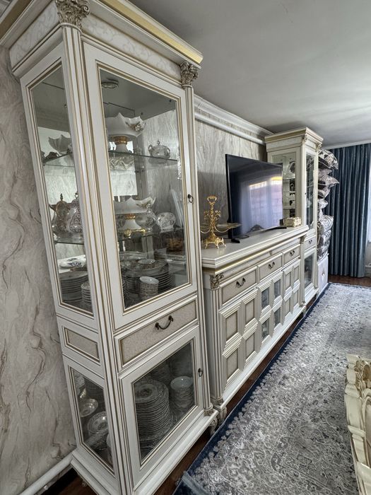 Горка тв зона и 2 витрины