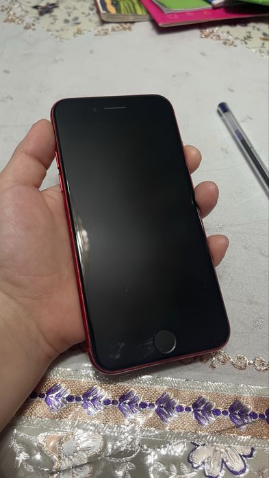 Iphone se 2020 сатылады.