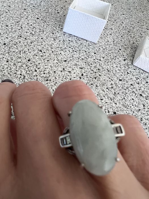 Сребърен пръстен с жадеит и планински кристал