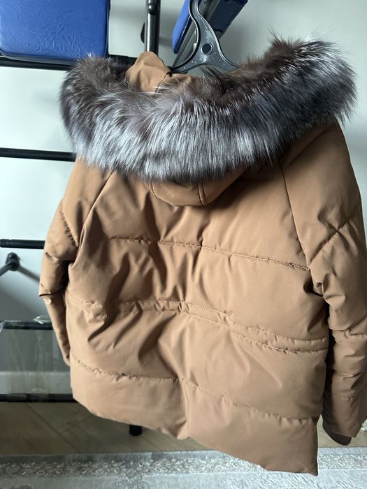 Продам зимнюю куртку М размер