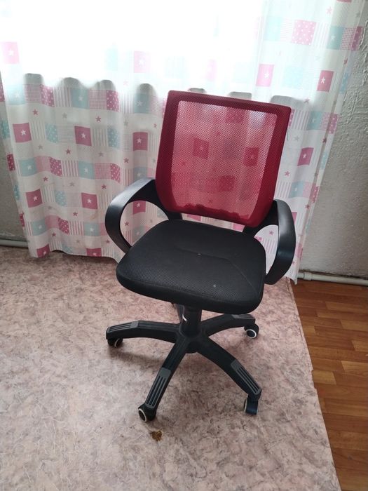 Продам кресло офисное
