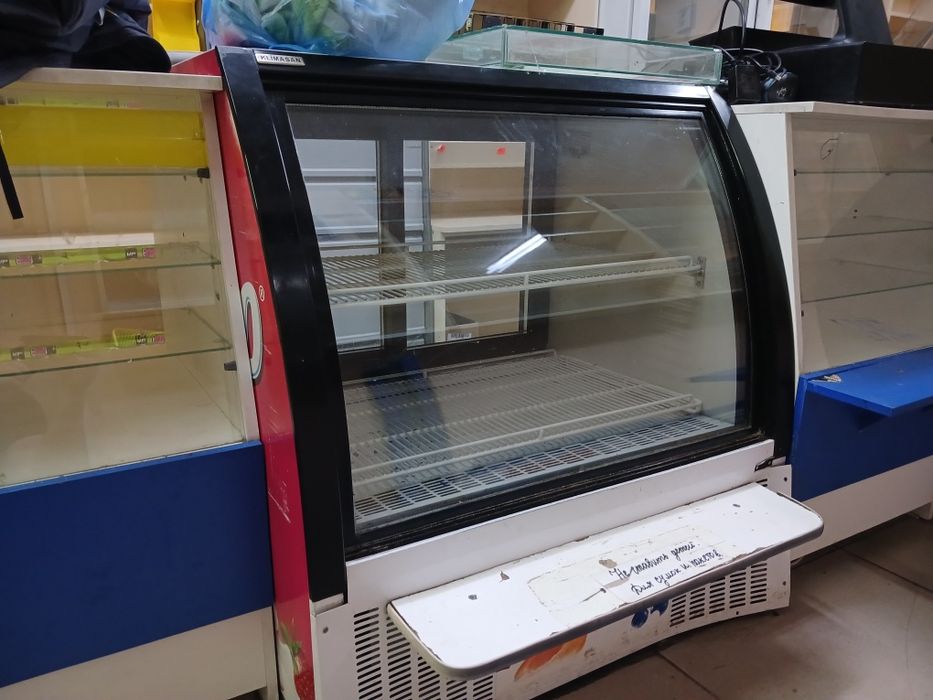 Продам витринные холодильники.