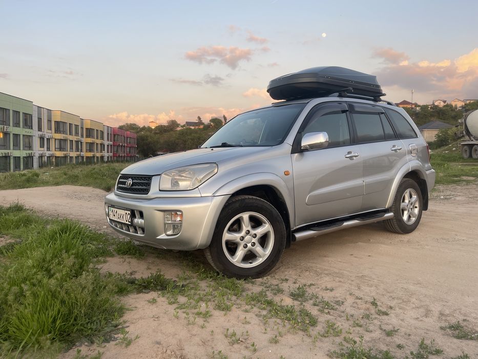 Toyota RAV4 2.0 Европа — обслужен, живой вариант