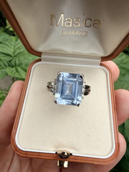 Inel din aur cu diamante si aquamarin