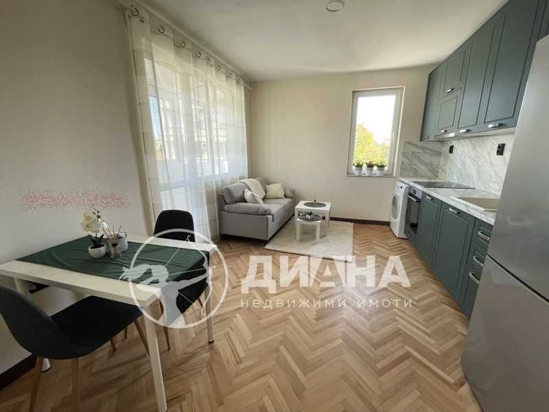 Продава се Тристаен апартамент в Пловдив, Кючук Париж - 54 кв.м за 2315 €/кв.м - Снимка #1