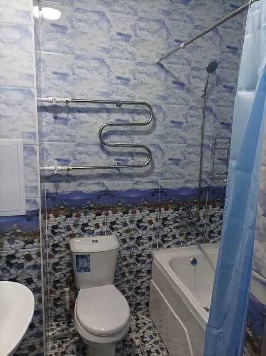 Срочно продается 1 комнатная квартира чистая с ремонтом новостройка!