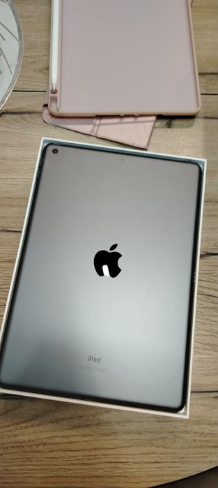 Планшет Apple 9,