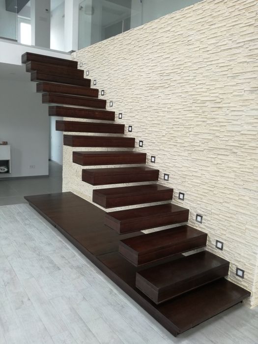 Scara flotanta cu trepte din lemn