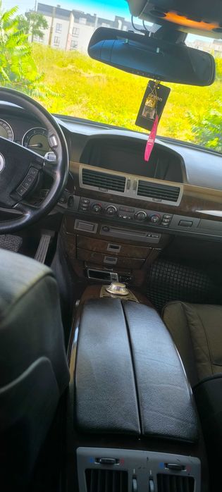 Продавам БМВ Е65 740d V8