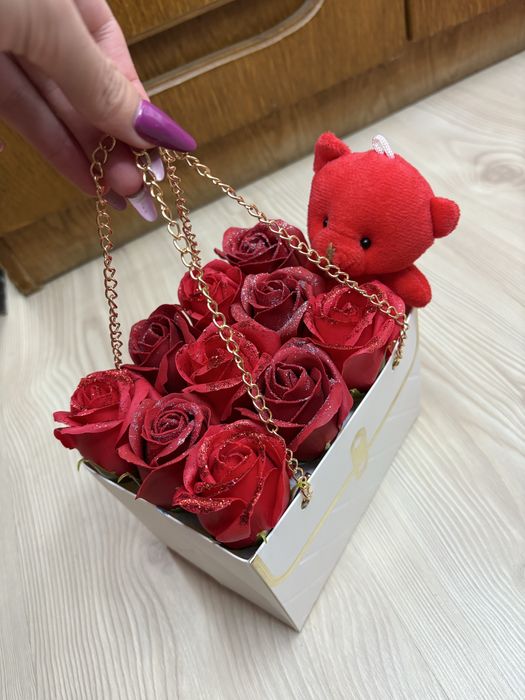 Cutie cu trandafiri