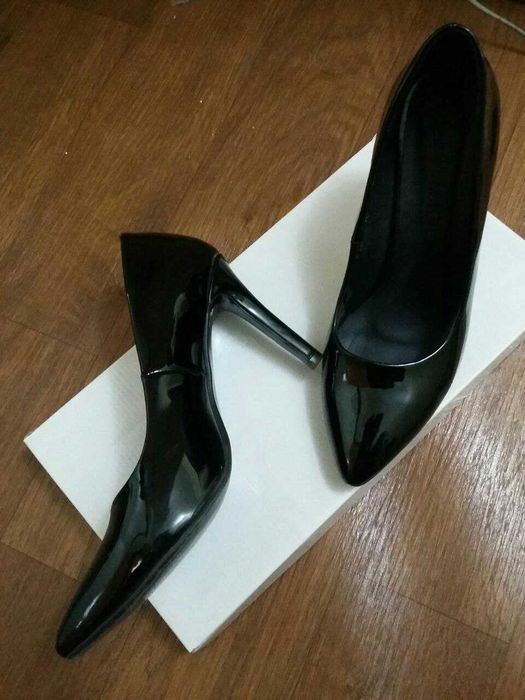 Туфли черные лакированные размер - на ногу 38-39