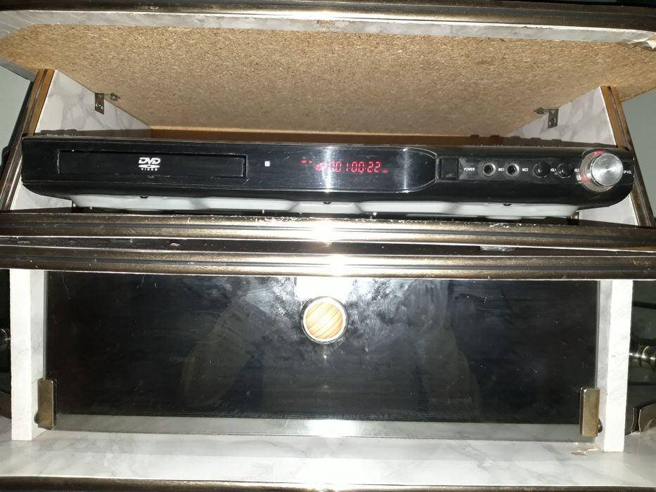 телевизор тюнер DVD подставка  сотилади