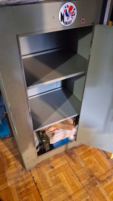 Стальной ящик - сейф Б/У производства СССР.