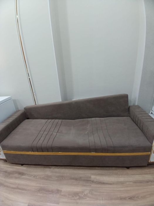 Продам Диван для реставрации