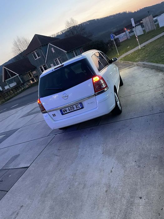 De vânzare opel zafira b 2009 1.9 cdti în stare foarte bună