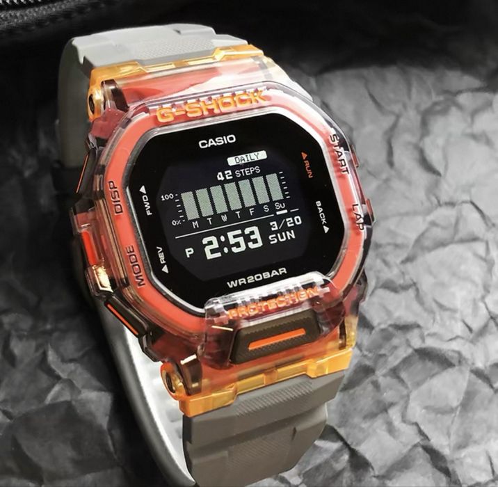 Casio gbd 200 , кварцевые , bluetooth , оргинал .