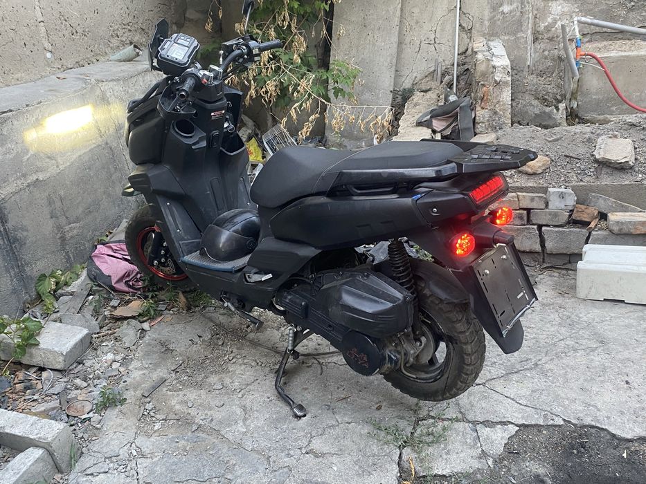 Продам скутер танк 150куб