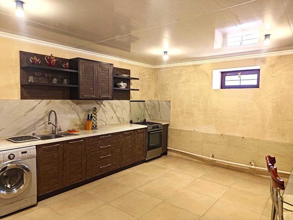 ,,,  Продам 6-ти комнатный ДОМ в ГОРОДЕ