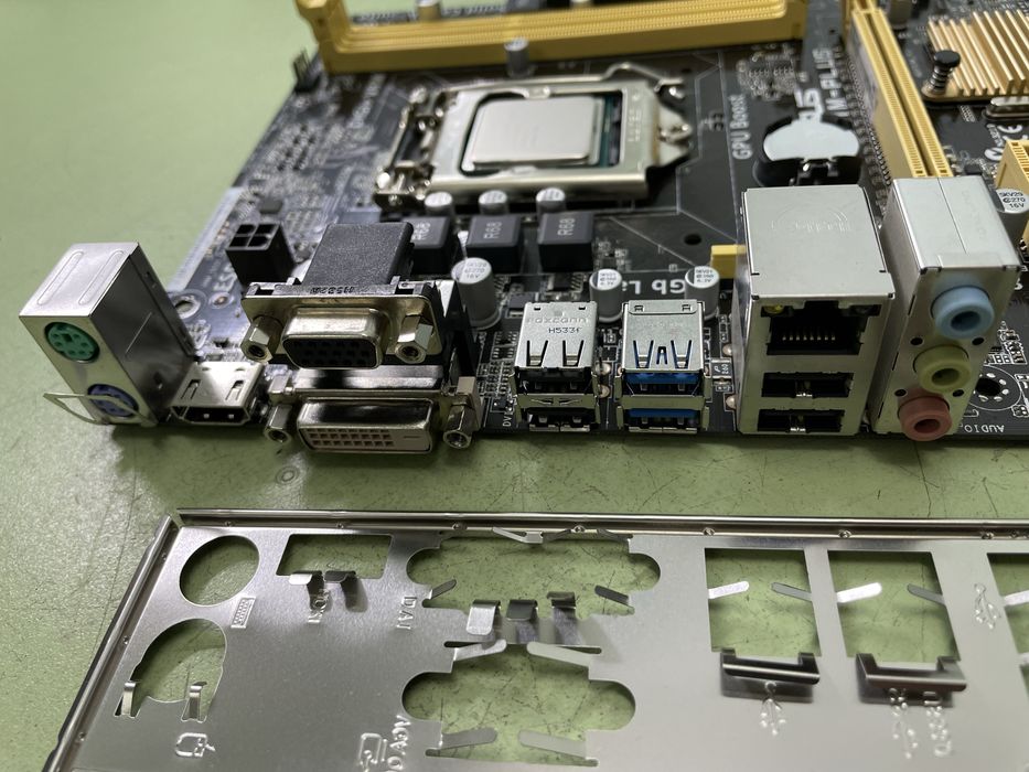 Материнская плата 1150