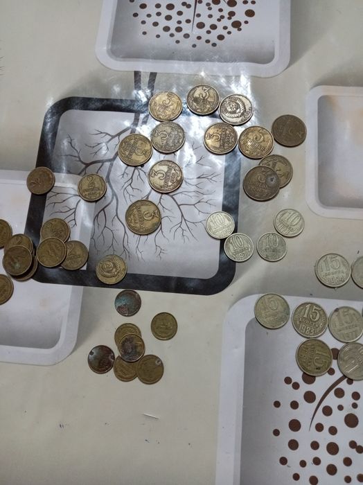 Продам советские манеты разные.
