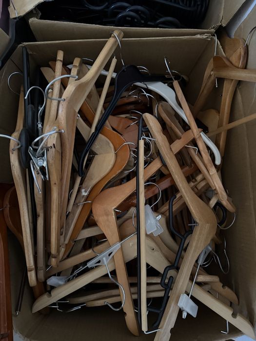 Вешалки для одежды