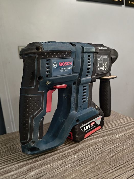 Перфоратор Bosch GBH 180-LI с куфар батерия и зарядно