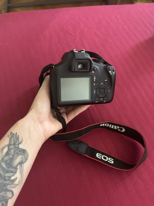 Canon EOS 4000D + obiectiv 18-55mm + accesorii