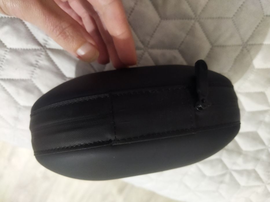 Твърд кейс за слушалки Beats.