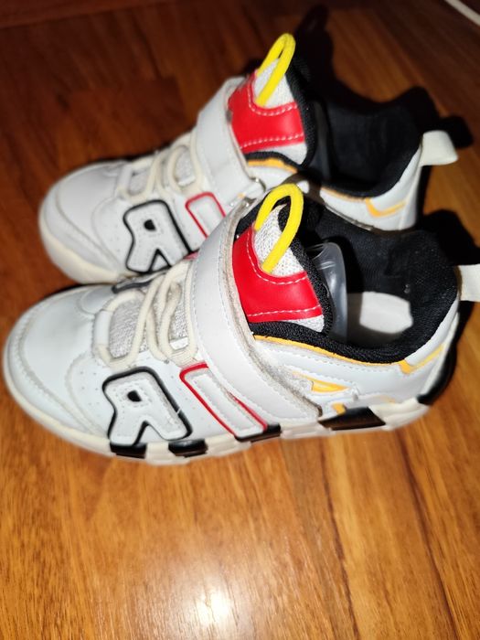Adidasii Nike Uptempo copii marimea 32