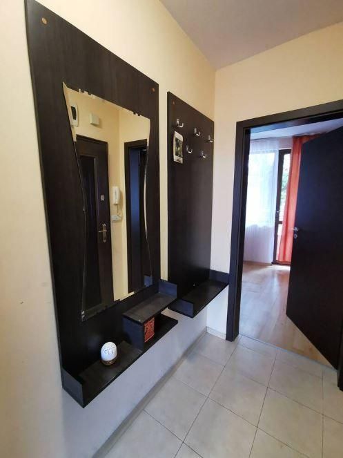 Двустаен апартамент, под наем, кв. Колхозен пазар