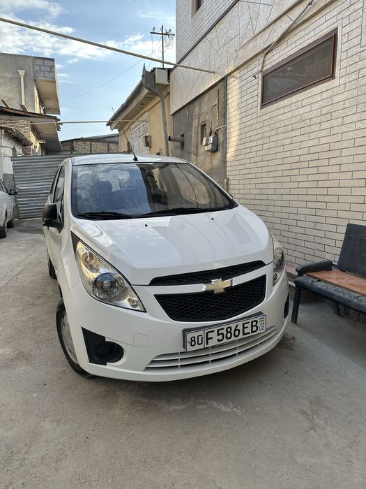 Spark avtomobili sotiladi