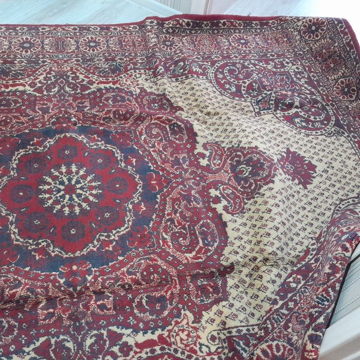 Продам ковер натуральный,,размер 2×3м, б/у,в отличном состоянии.