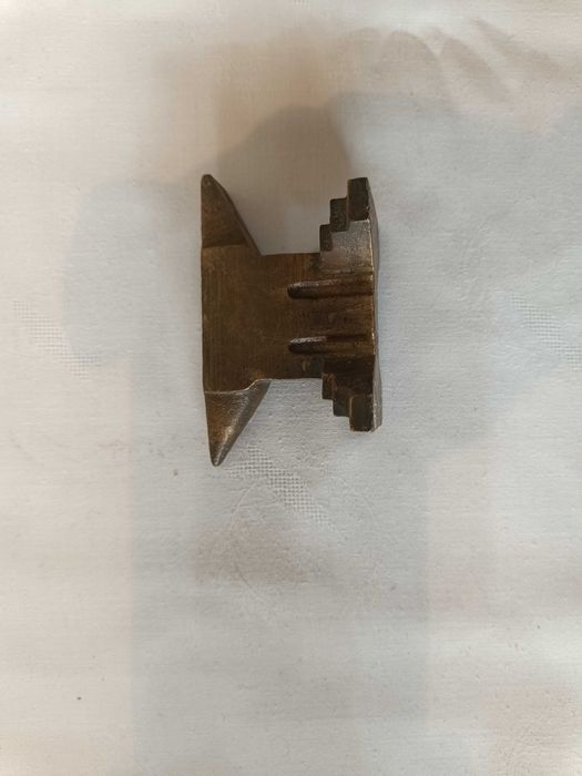 Nicovala bijutier bronz nicovala miniatura de colectie vintage