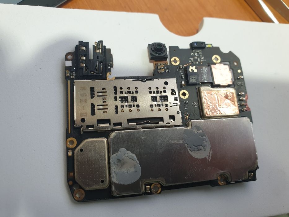 Vând placă de bază Motorola Moto E22.