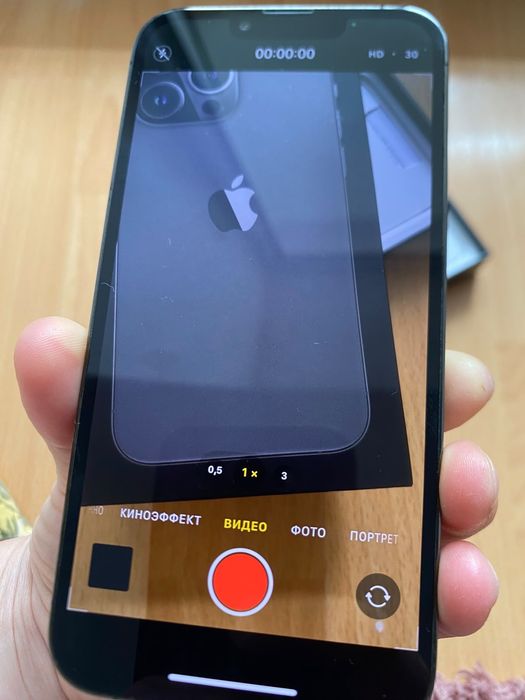Продам IPhone (Айфон) 13 pro