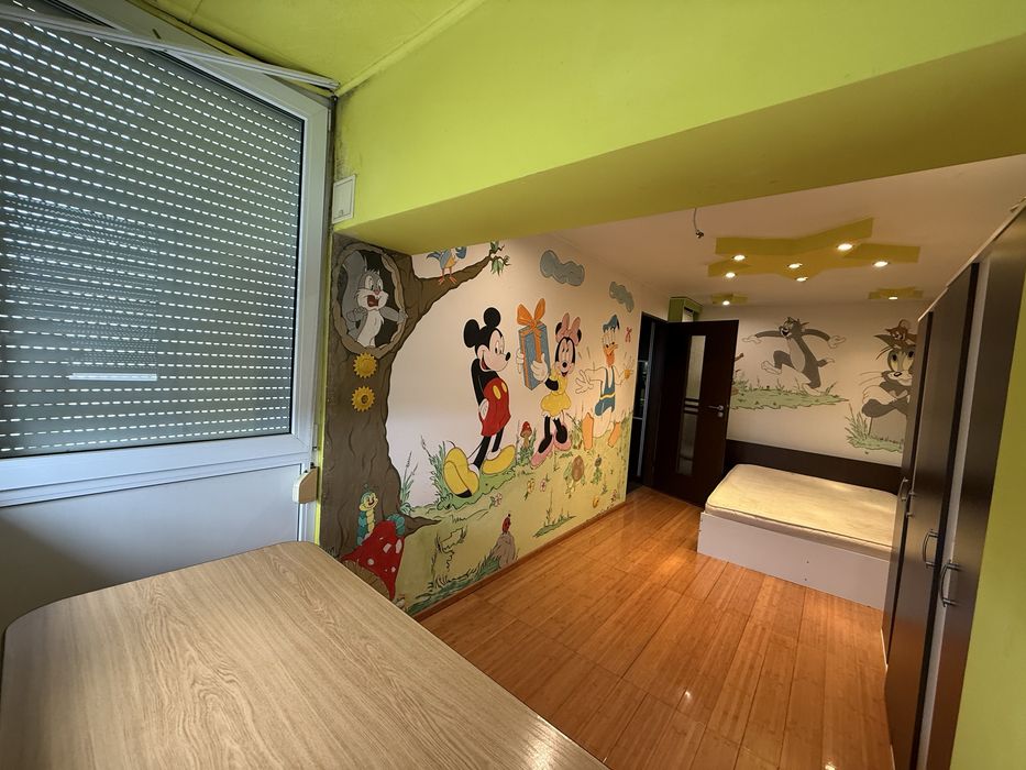 Inchiriez apartament 3 camere