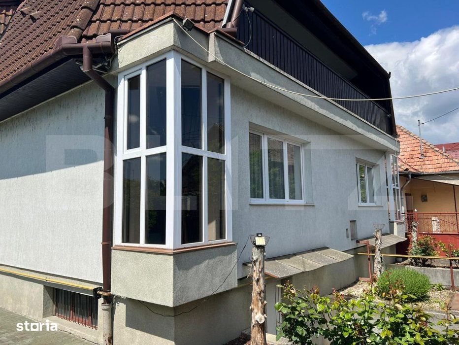 Casa tip duplex, de vanzare, cu 10 camere, 365 mp, zona Libertatii