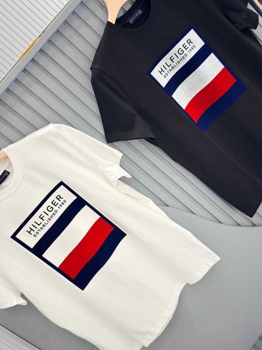 Тениска Tommy Hilfiger черна и бяла