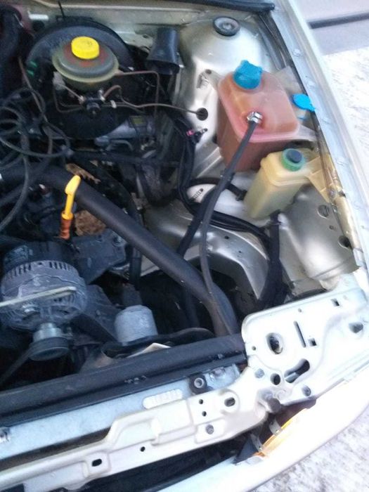 Продам АУДИ-80 б4 2.0 моно