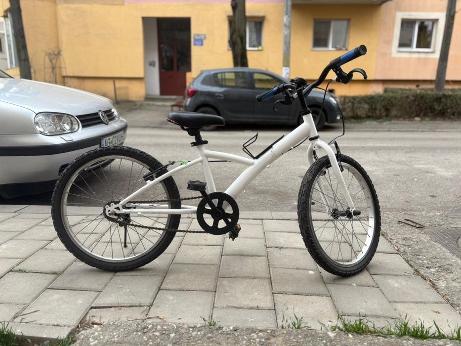 Bicicleta  alba noua Btwin folosita doar de proba tinuta in boxa
