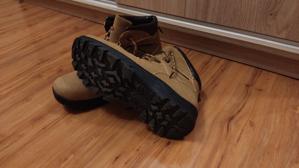 Туристически обувки AIR STAR