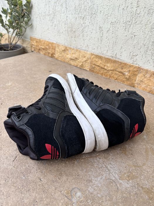 Adidasi Adidas negru-rosu 38