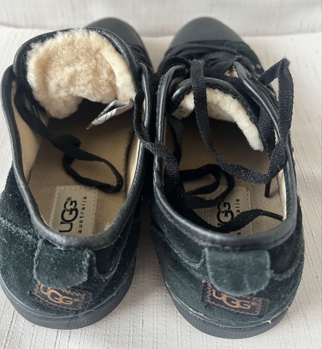 UGG sneaker  piele intorsa