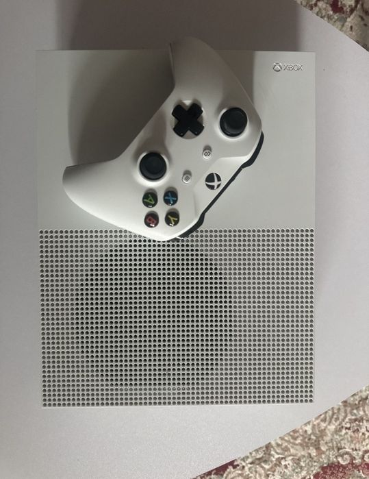 Xbox one s 1tb 2manete