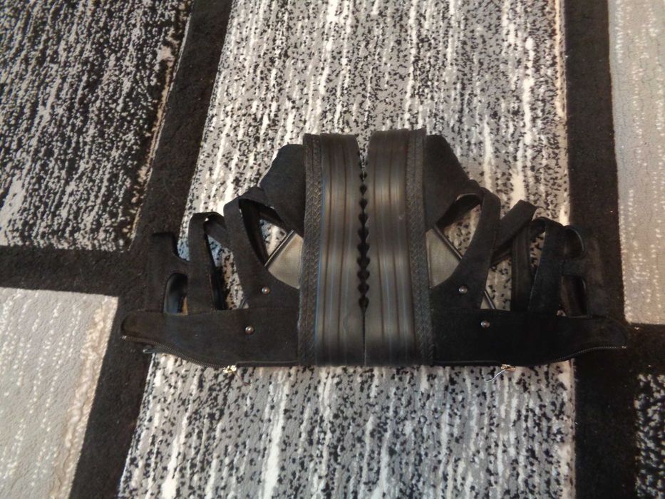 Vand sandale cu platforma 1.