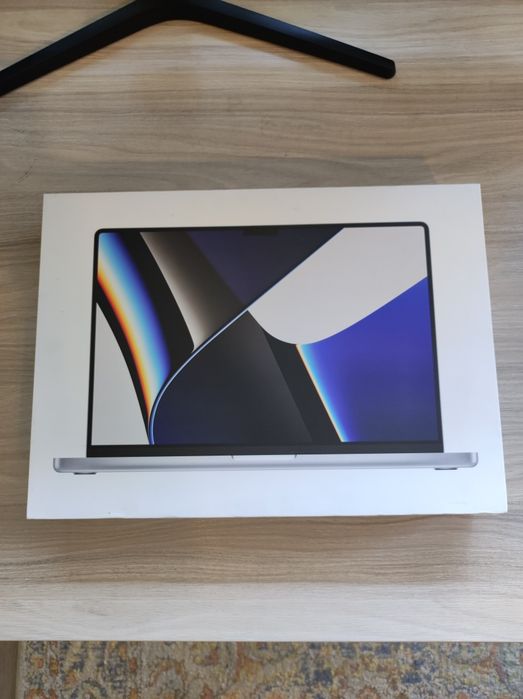 MacBook Pro 16" M1 / 16GB RAM / 512GB SSD  SILVER