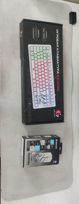 Продам комплект коврик мышка клавиатура